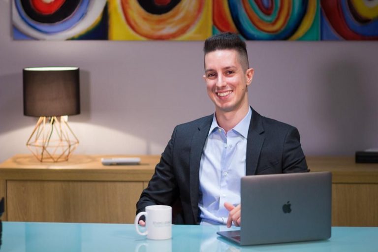 Italian dual citizenship benefits and applying for citizenship by descent.