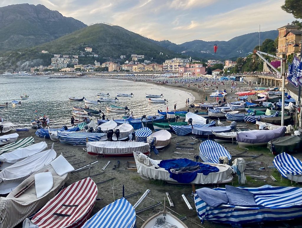 Villa Valentina Boats on beach in Levanto