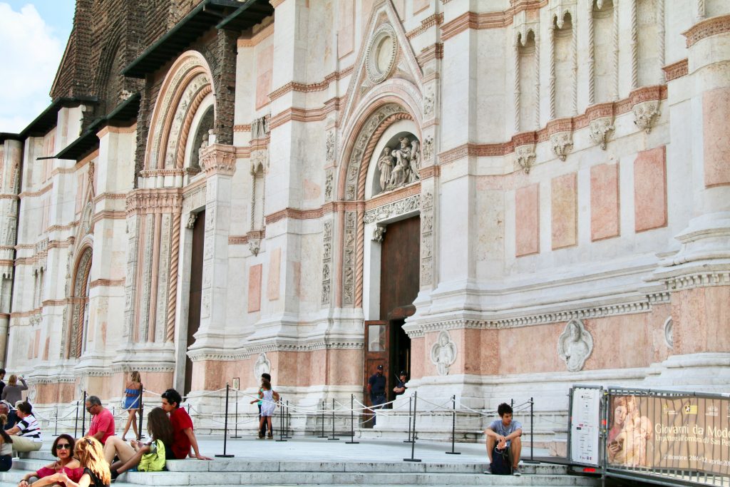 longest meridian line in the world is at Basilica di San Petronio