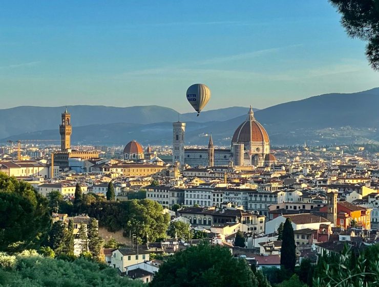 Move to Florence - Hot air balloon overlooking Florence
