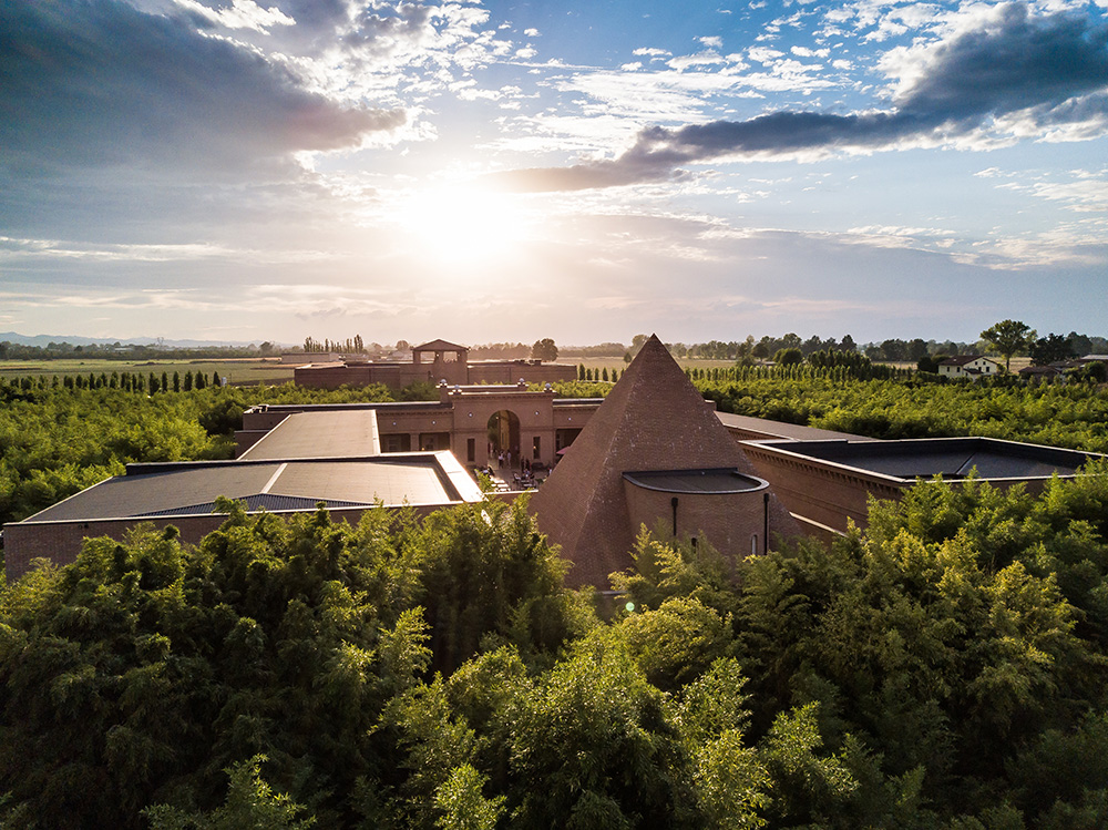 Il Labirinto della Masone, the labyrinth seen from behind the pyramid