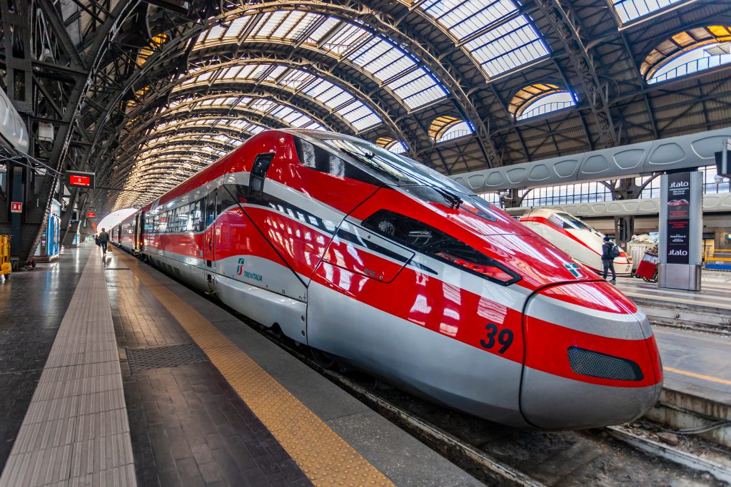 train strikes in Italy: Frecciarossa stopped at the train station