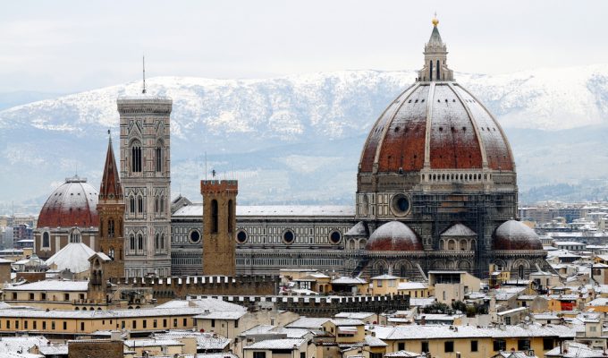 visit Italy in winter - Florence Duomo with snow