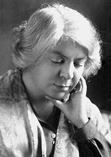 Grazia Deledda in 1926. Image via Nobel Prize