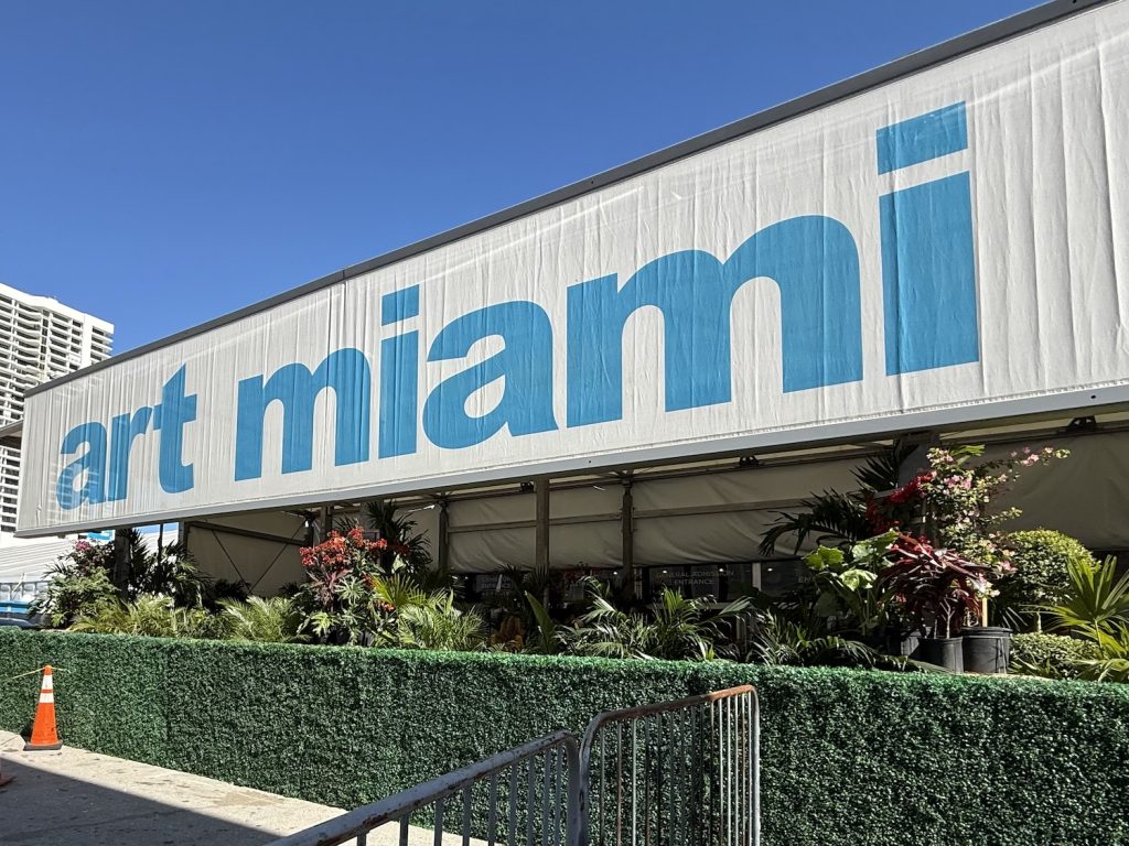 Art Miami entrance