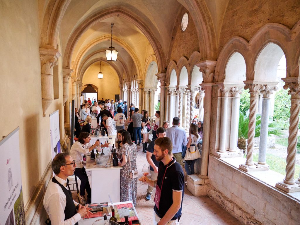 Vini d’Abbazia 2025 cloiser arches Fossanova Abbey