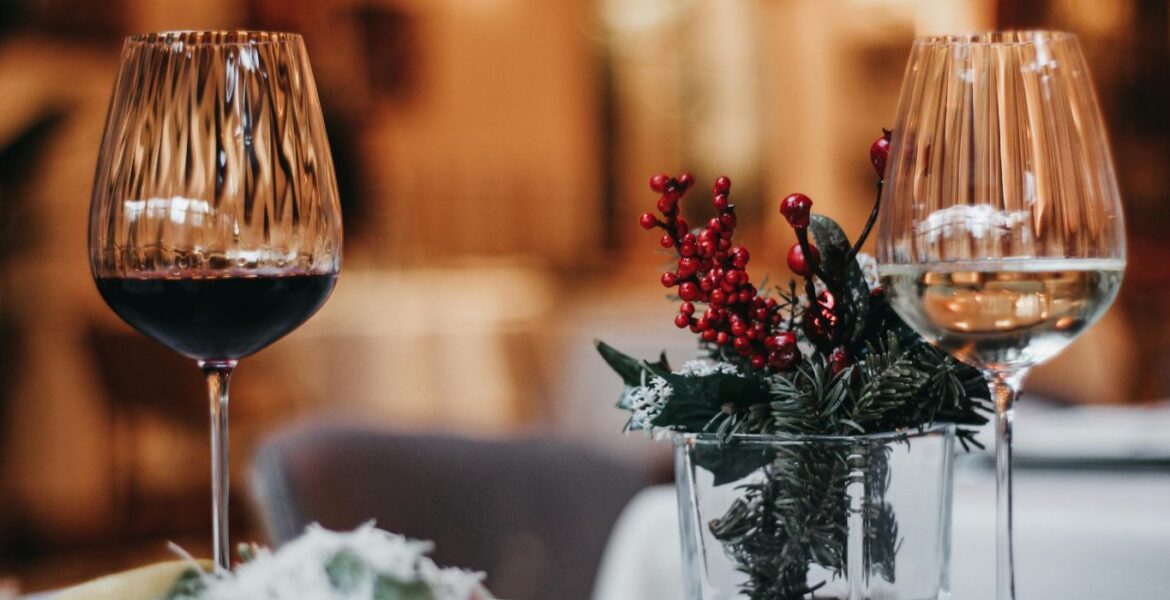 Fine italian wine on the Christmas table | Pexels
