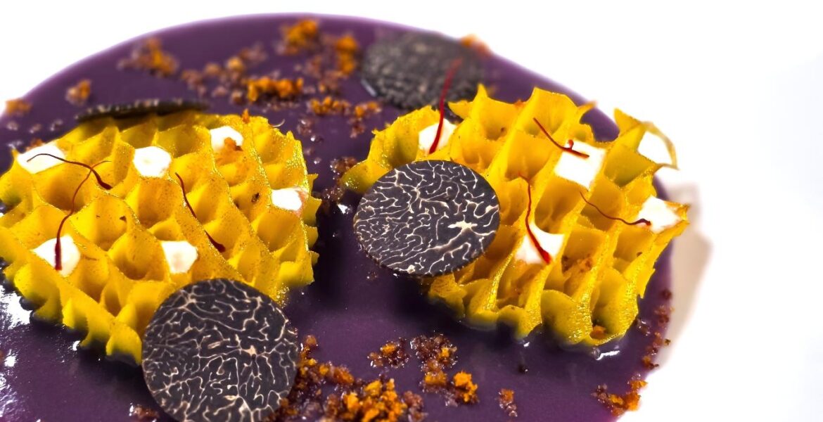 Saffron beehive tripe on purple potato purée with black truffle and Parmigiano gelée for Festa della Donna