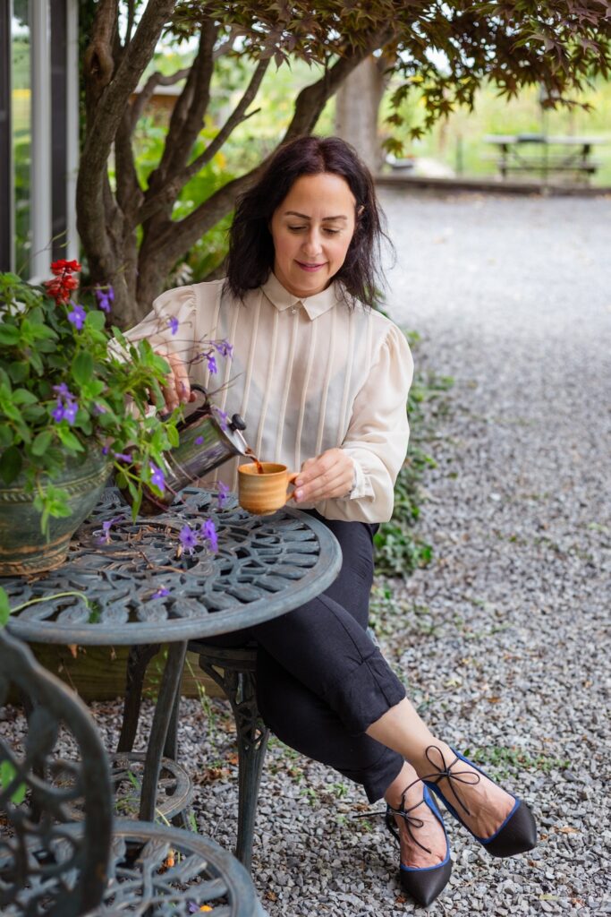 Daniela Sfara sharing Italian hospitality and cultural storytelling connected to Italian heritage in Canada