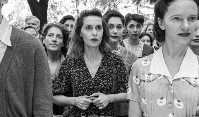 postwar voting scene connected to Festa della Repubblica.