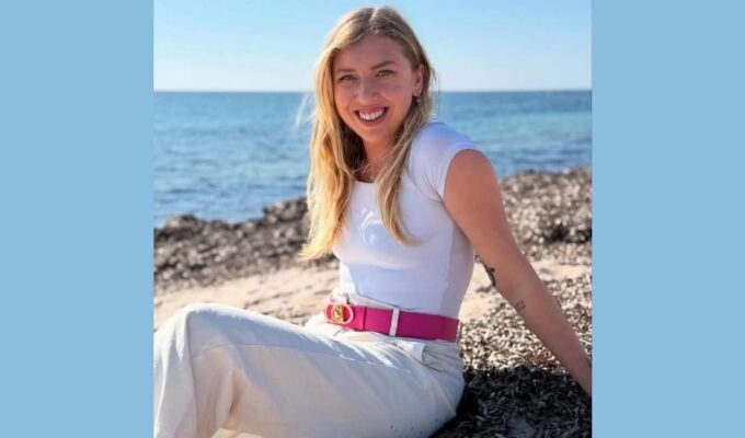 Charlotte Fortier on water Sardinia