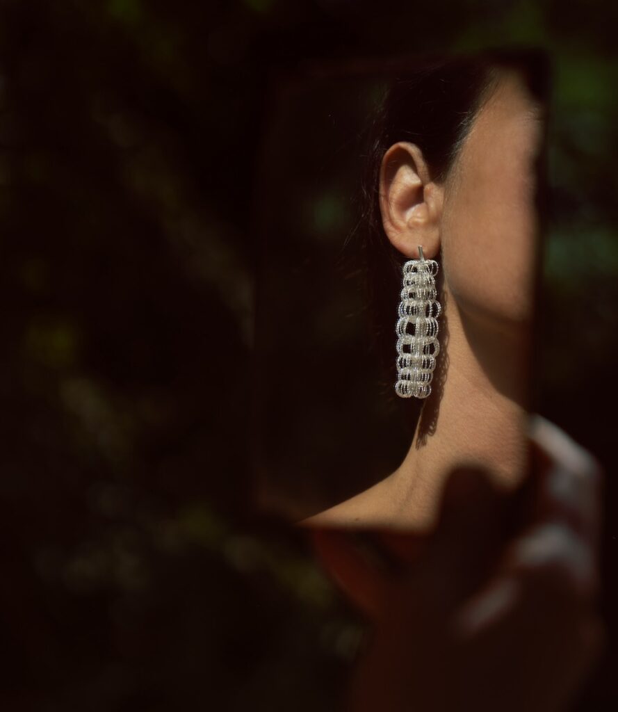 Lavinia Rossetti kinetic earrings presented by Galleria Antonella Villanova in Florence